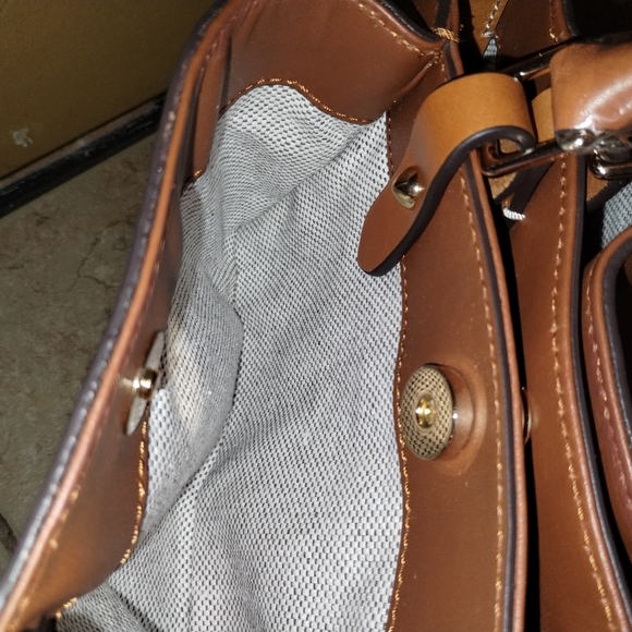 Dooney & Bourke mini Barlow leather bag, never used, out of production - Picture 7 of 12